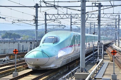 shinkansen-2504783_640.jpg